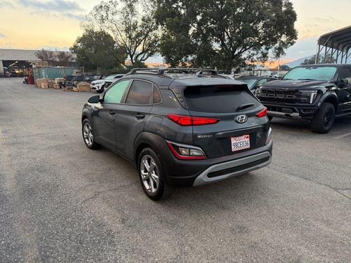 2022 Hyundai KONA SEL