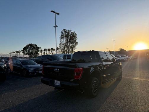 AGATE BLACK METALLIC 2021 Ford F-150 XLT