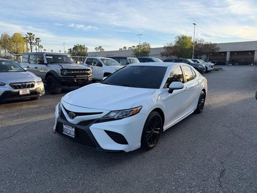 2018 Toyota Camry SE