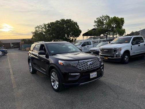 JEWEL RED MET TINTED CC 2023 Ford Explorer Platinum