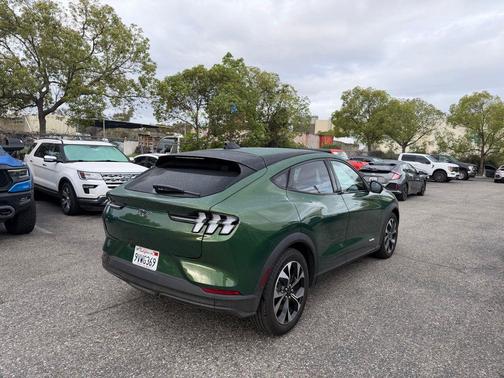 ERUPTION GREEN METALLIC 2025 Ford Mustang Mach-E Select