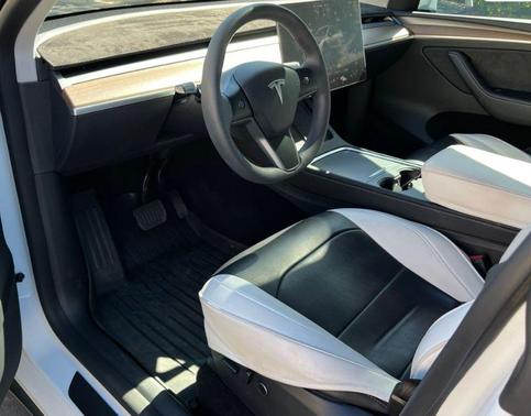 2025 Tesla Model Y Long Range Dual Motor All-Wheel Drive