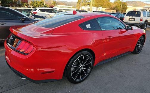 2022 Ford Mustang EcoBoost