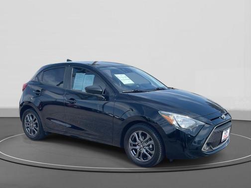 2020 Toyota Yaris Sedan LE