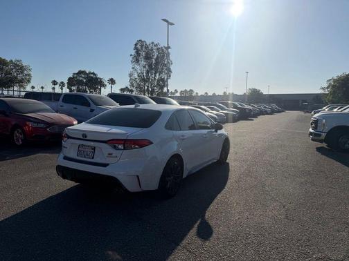 Ice Cap 2023 Toyota Corolla Hybrid SE