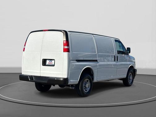 2022 Chevrolet Express 3500 RWD 3500 Regular Wheelbase WT