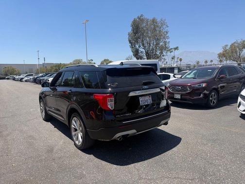 Black Metallic 2022 Ford Explorer Platinum