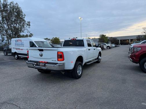 2023 RAM 3500 Tradesman Crew Cab 4x4 8' Box