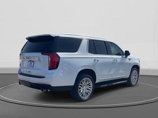 White Frost Tricoat 2023 GMC Yukon Denali