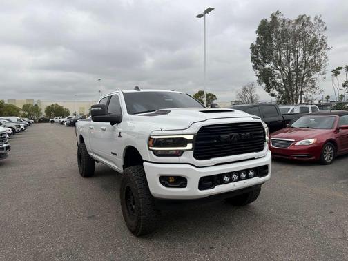 Bright White Clearcoat 2024 RAM 2500 Laramie Crew Cab 4x4 6'4' Box
