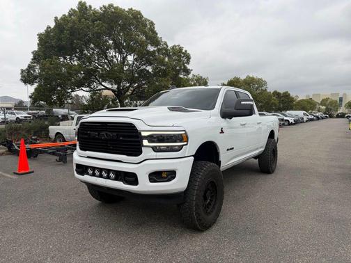 Bright White Clearcoat 2024 RAM 2500 Laramie Crew Cab 4x4 6'4' Box