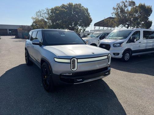 2024 Rivian R1S Adventure Quad Motor Large Pack