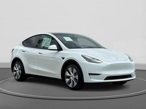 White 2023 Tesla Model Y Long Range Dual Motor All-Wheel Drive