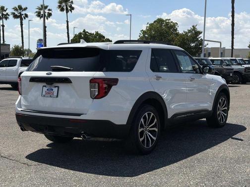STAR WHITE MET TRI-COAT 2023 Ford Explorer ST-Line