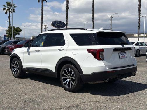 STAR WHITE MET TRI-COAT 2023 Ford Explorer ST-Line
