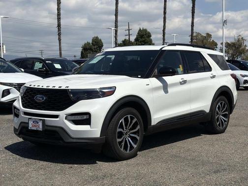 STAR WHITE MET TRI-COAT 2023 Ford Explorer ST-Line