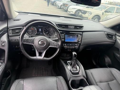 Gun Metallic 2017 Nissan Rogue SL