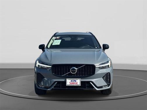 2024 Volvo XC60 B5 Plus Dark Theme