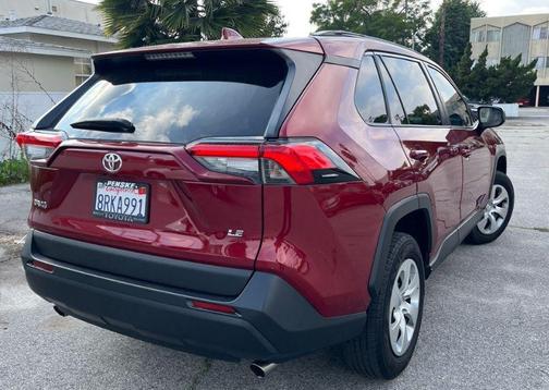 2020 Toyota RAV4 LE