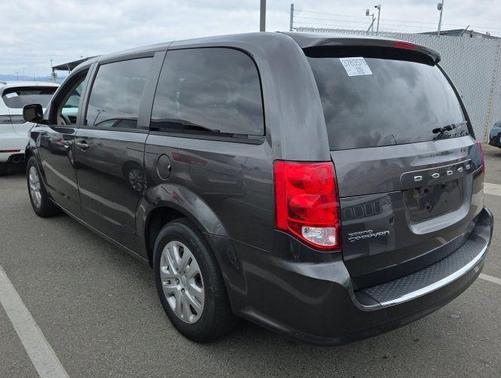Granite Pearlcoat 2018 Dodge Grand Caravan SE