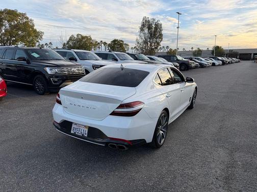 2022 Genesis G70 2.0T RWD