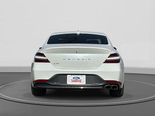 2022 Genesis G70 2.0T RWD