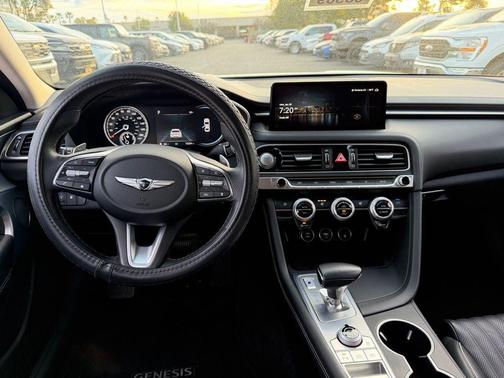 2022 Genesis G70 2.0T RWD