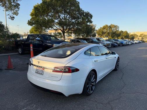 2020 Tesla Model S Long Range