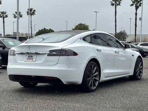 2020 Tesla Model S Long Range