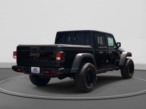 Black Clearcoat 2022 Jeep Gladiator Mojave 4x4