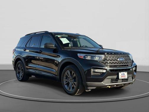 AGATE BLACK METALLIC 2021 Ford Explorer XLT