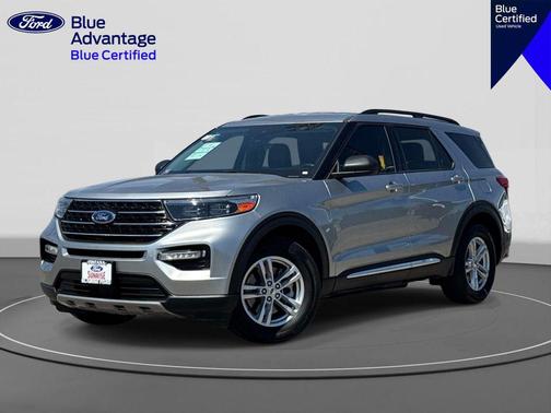 ICONIC SILVER METALLIC 2023 Ford Explorer XLT