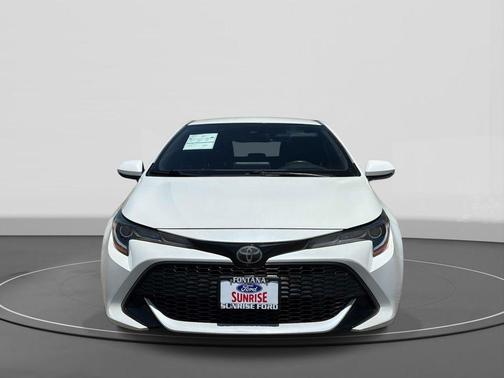 Blizzard Pearl 2019 Toyota Corolla SE