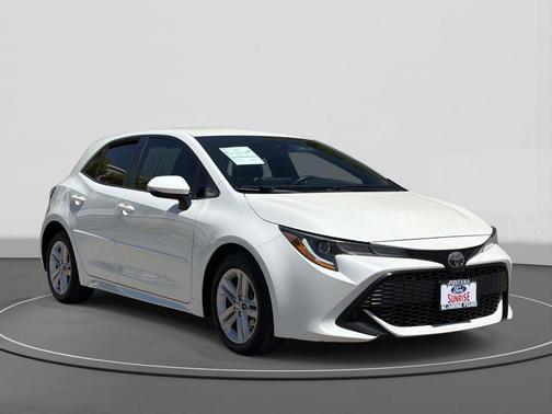 Blizzard Pearl 2019 Toyota Corolla SE