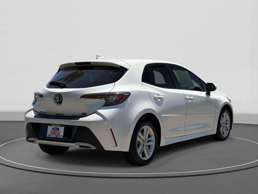 Blizzard Pearl 2019 Toyota Corolla SE
