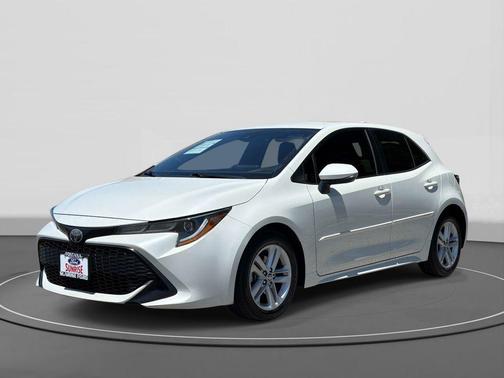 Blizzard Pearl 2019 Toyota Corolla SE