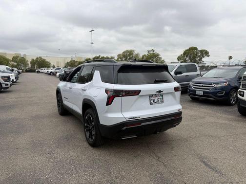 Polar White Tricoat 2026 Chevrolet Equinox FWD RS