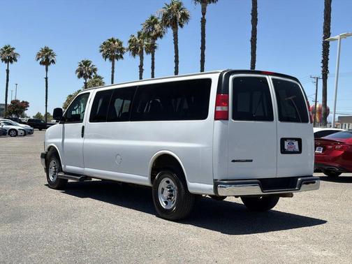 Summit White 2020 Chevrolet Express 3500 RWD 3500 Extended Wheelbase LT