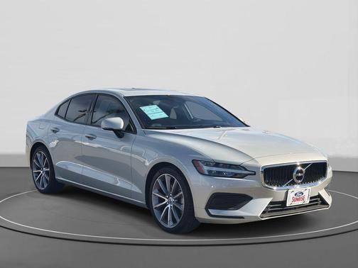 2019 Volvo S60 T5 Momentum