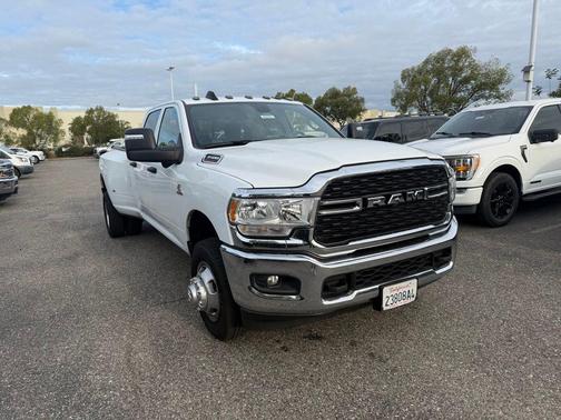 Bright White Clearcoat 2024 RAM 3500 Tradesman Crew Cab 4x4 8' Box