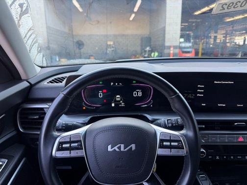 Glacial White Pearl 2025 Kia Telluride S