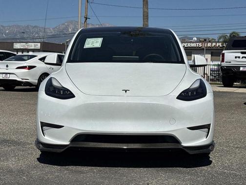 2022 Tesla Model Y Long Range Dual Motor All-Wheel Drive