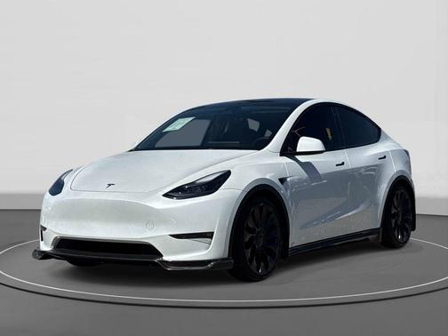 White 2022 Tesla Model Y Long Range Dual Motor All-Wheel Drive