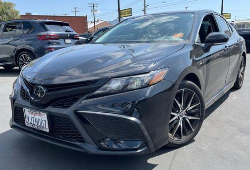 Midnight Black Metallic 2024 Toyota Camry SE