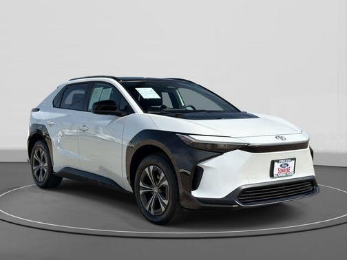 Wind Chill Pearl 2025 Toyota bZ4X XLE
