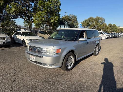 Ingot Silver Metallic 2011 Ford Flex SEL