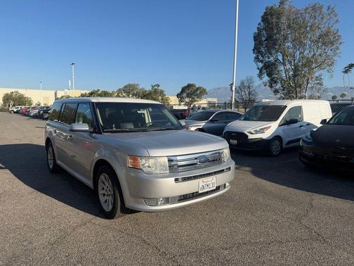 Ingot Silver Metallic 2011 Ford Flex SEL