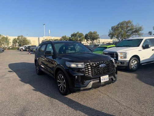 AGATE BLACK METALLIC 2025 Ford Explorer ST-Line