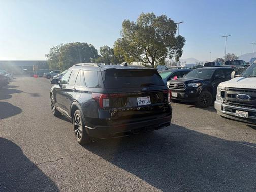 AGATE BLACK METALLIC 2025 Ford Explorer ST-Line