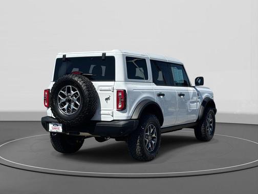 OXFORD WHITE 2025 Ford Bronco Badlands